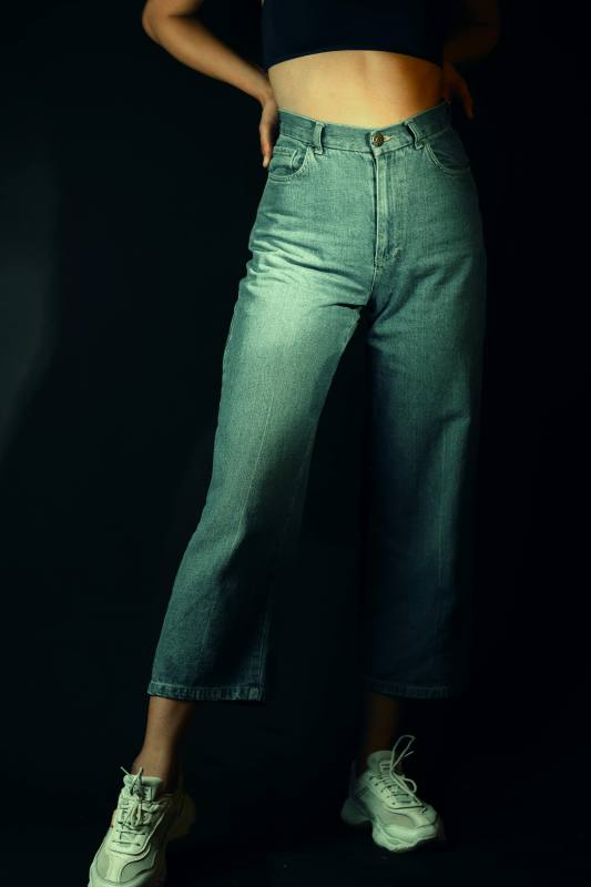 Women’s High-Waist Jeans